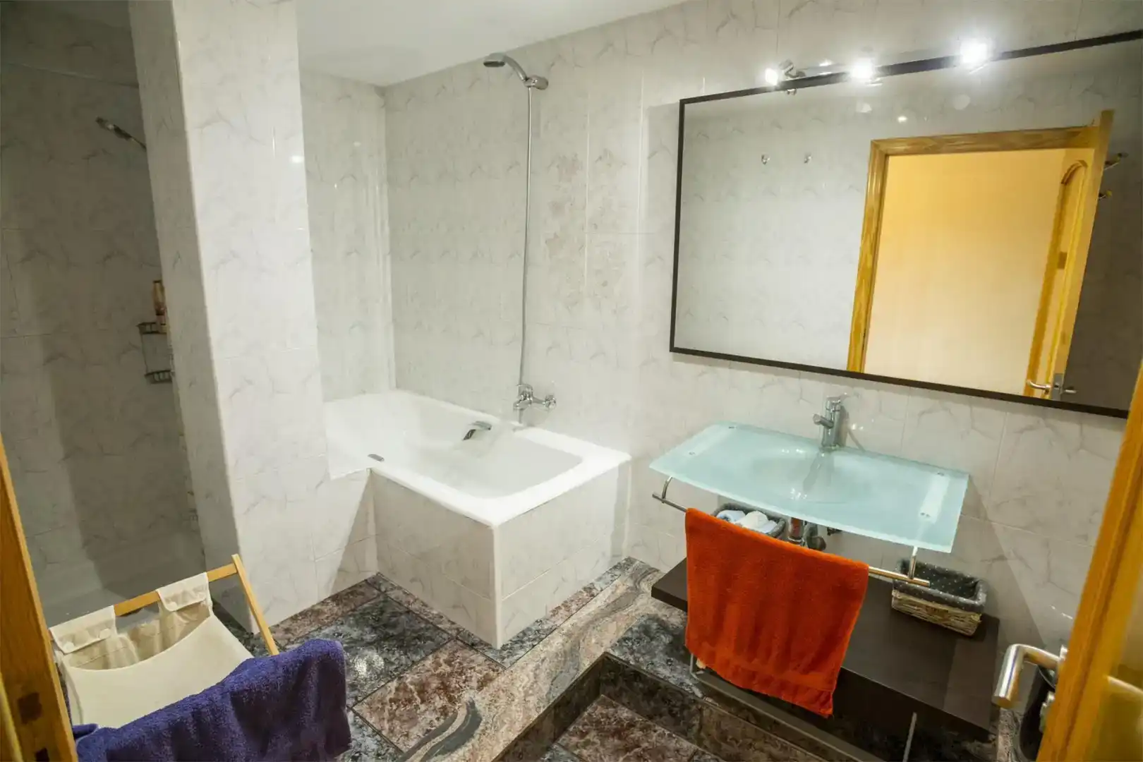 Bathroom of Flat for sale in Mas de Barberans  with Air Conditioner, Parquet flooring and Furnished