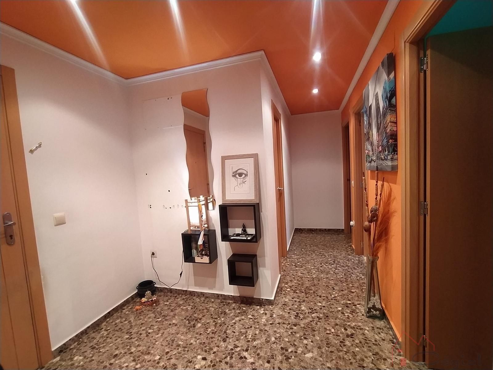 Piso en venta en Alcàsser con Balcón