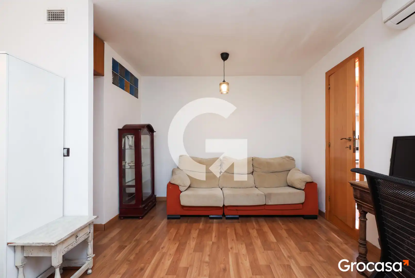Sala d'estar de Àtic en venda en L'Hospitalet de Llobregat amb Aire condicionat i Terrassa