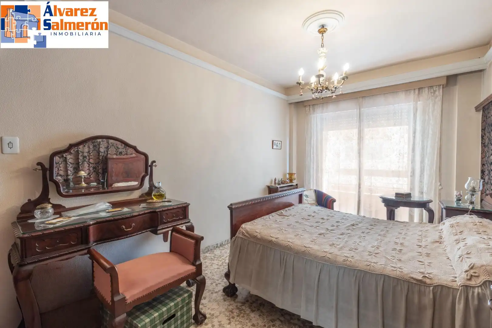 Habitación de Piso en venta en Granada