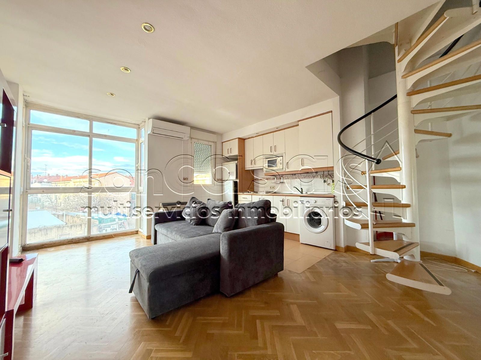Living room of Attic for sale in  Madrid Capital  with Air Conditioner, Heating and Terrace
