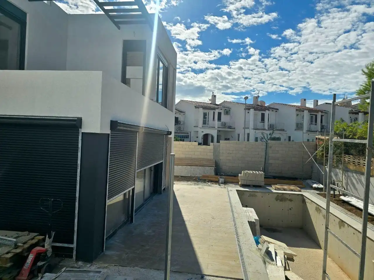 Vista exterior de Casa o chalet en venta en La Nucia con Aire acondicionado, Calefacción y Jardín privado