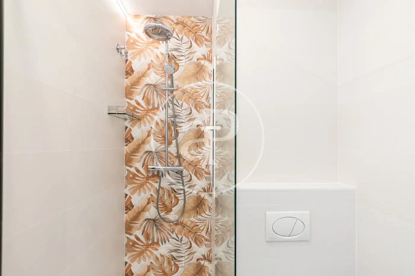 Badezimmer von Wohnung zum Verkauf in Barcelona mit Klimaanlage, Heizung und Möbliert