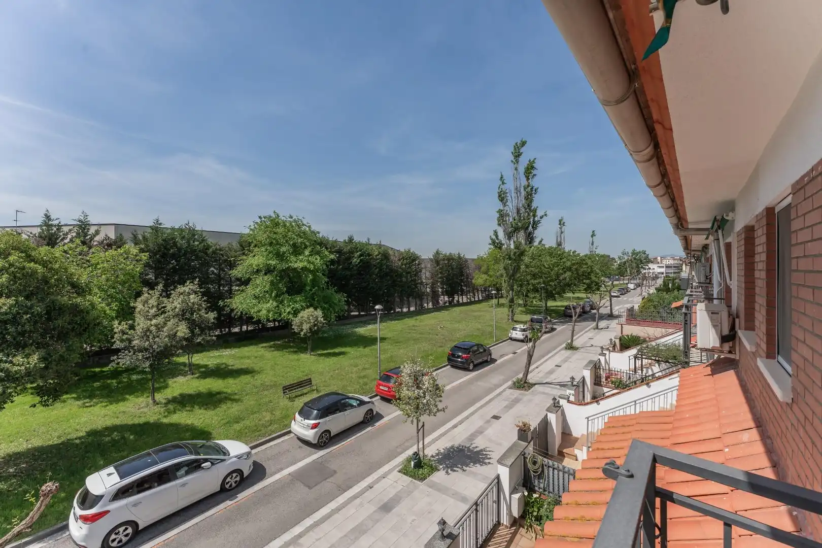 Vista exterior de Casa adosada en venta en Montmeló con Terraza
