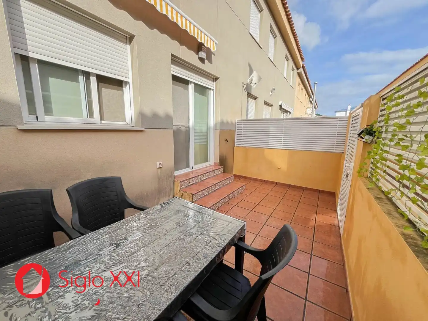 Terrasse von Einfamilien-Reihenhaus zum Verkauf in Almazora / Almassora mit Klimaanlage, Heizung und Terrasse