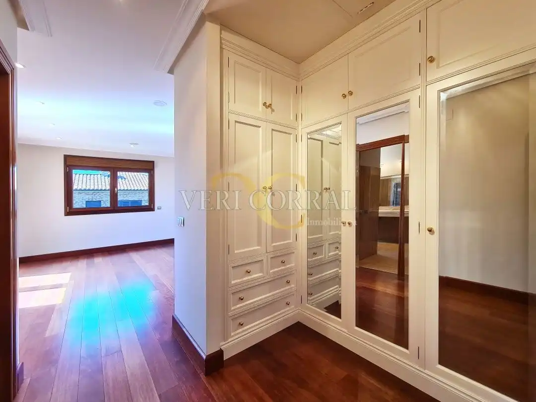 Habitación de Casa o chalet en venta en Oviedo  con Calefacción, Jardín privado y Terraza