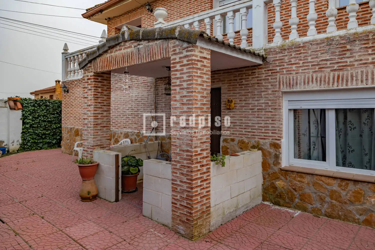 Vista exterior de Casa o chalet en venta en Casarrubios del Monte con Calefacción, Jardín privado y Terraza