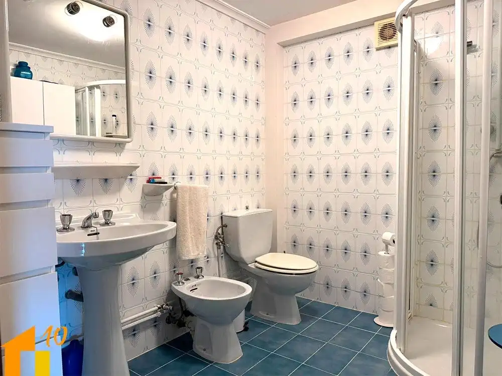 Bathroom of Houses for sale in Villaldemiro  with Heating, Storage room and Furnished