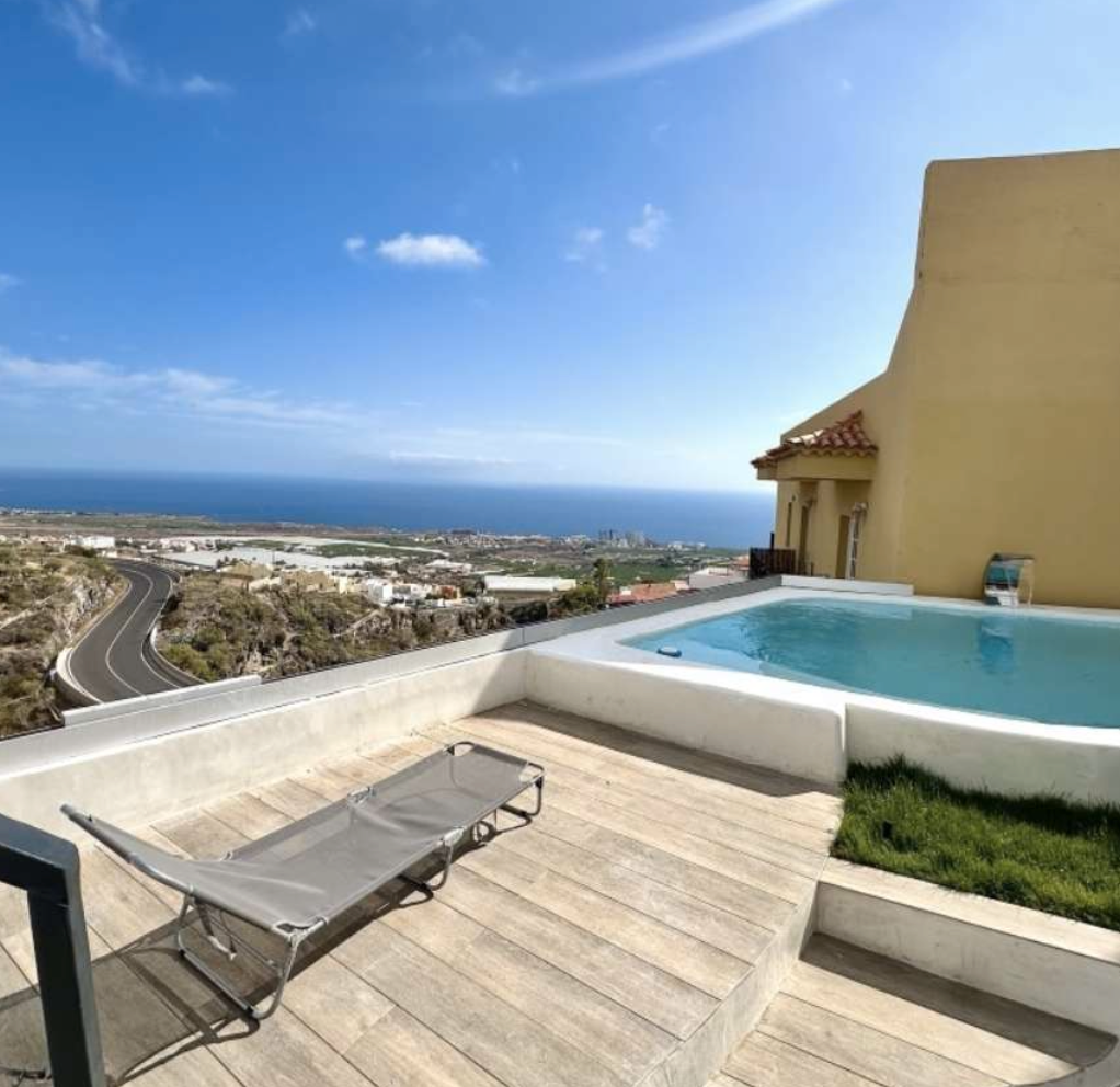 Exterior view of House or chalet for sale in Adeje