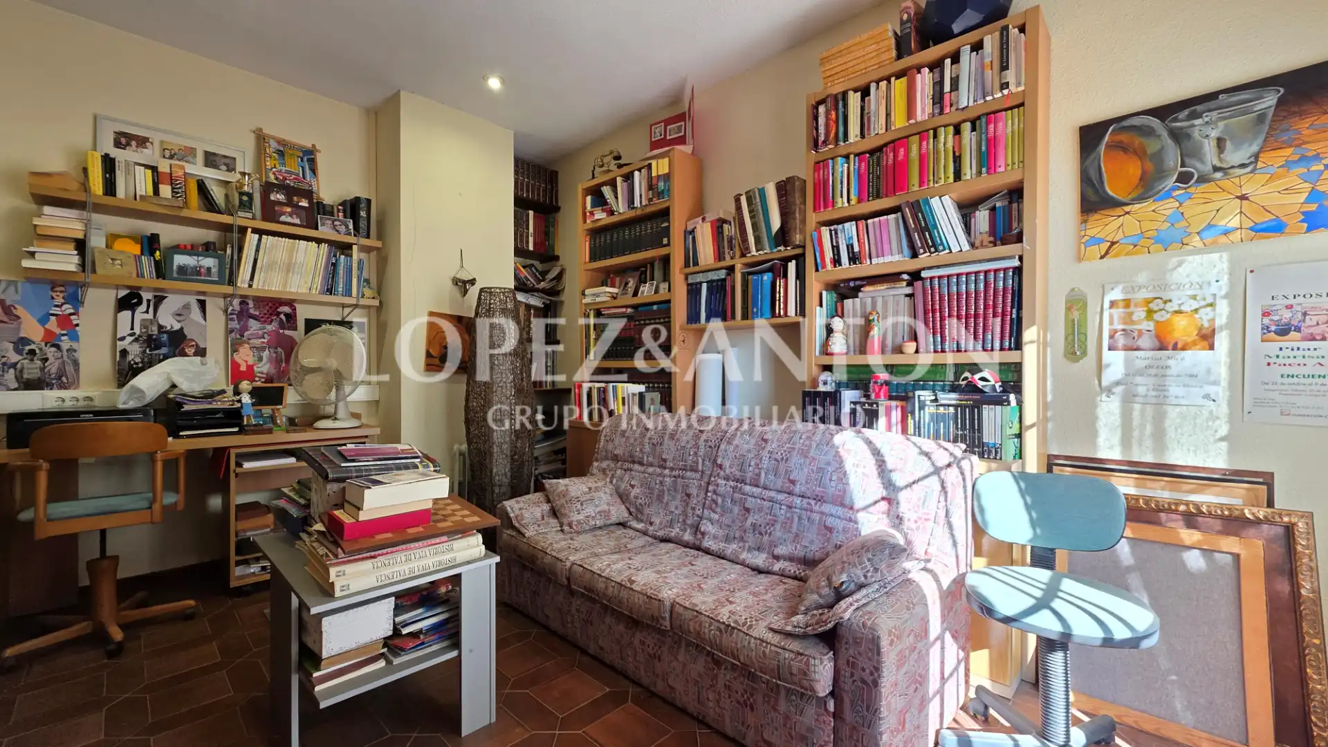 Sala d'estar de Casa o xalet en venda en La Pobla de Vallbona amb Aire condicionat, Calefacció i Jardí privat