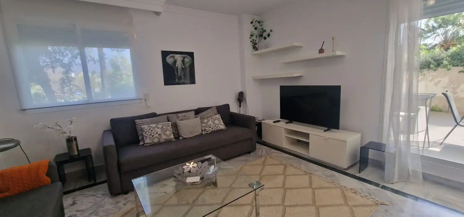 Wohnzimmer von Wohnungen zur Miete in Marbella mit Klimaanlage, Heizung und Terrasse