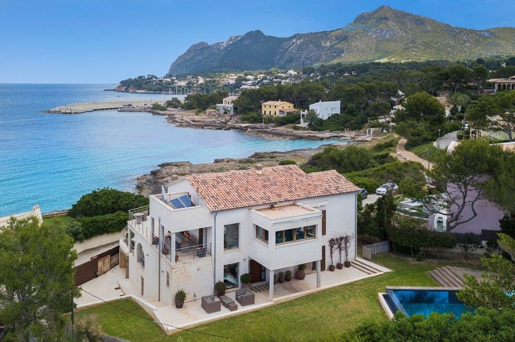 Vista exterior de Casa o xalet en venda en Alcúdia amb Terrassa i Piscina