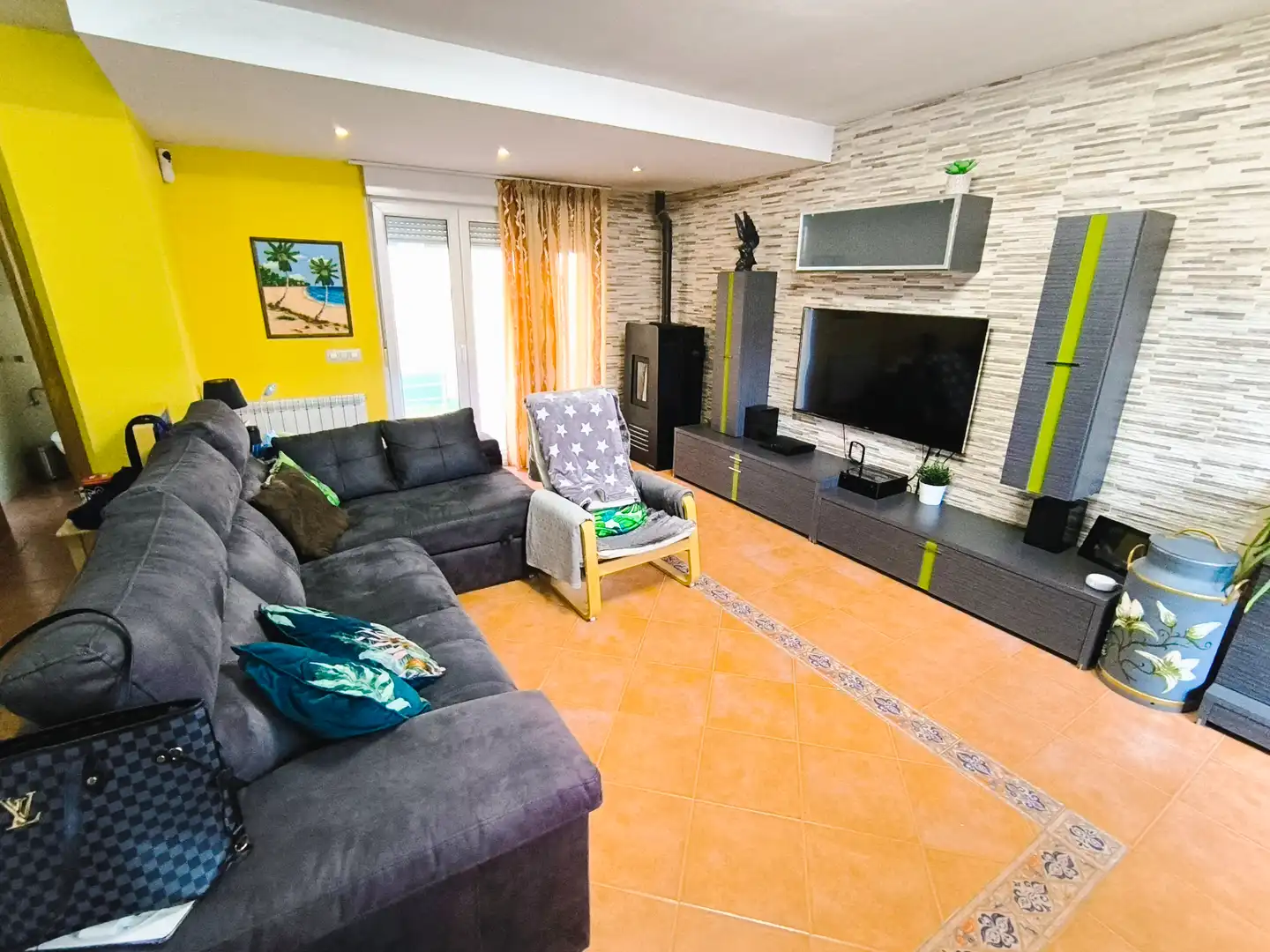 Sala d'estar de Casa o xalet en venda en Magaz de Pisuerga amb Calefacció, Jardí privat i Terrassa