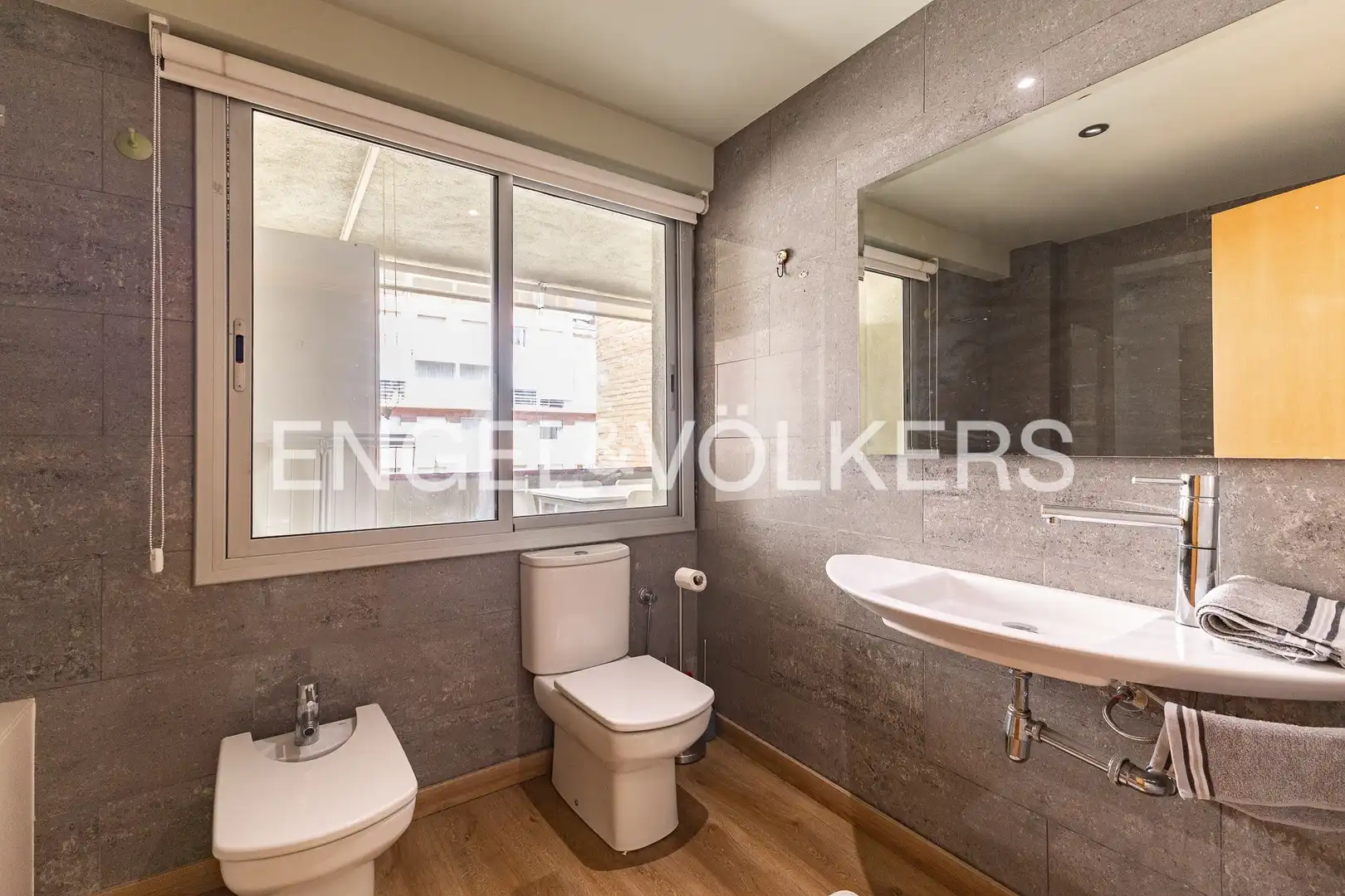 Bathroom of Flat for rent in Barcelona  with Air Conditioner, Heating and Terrace