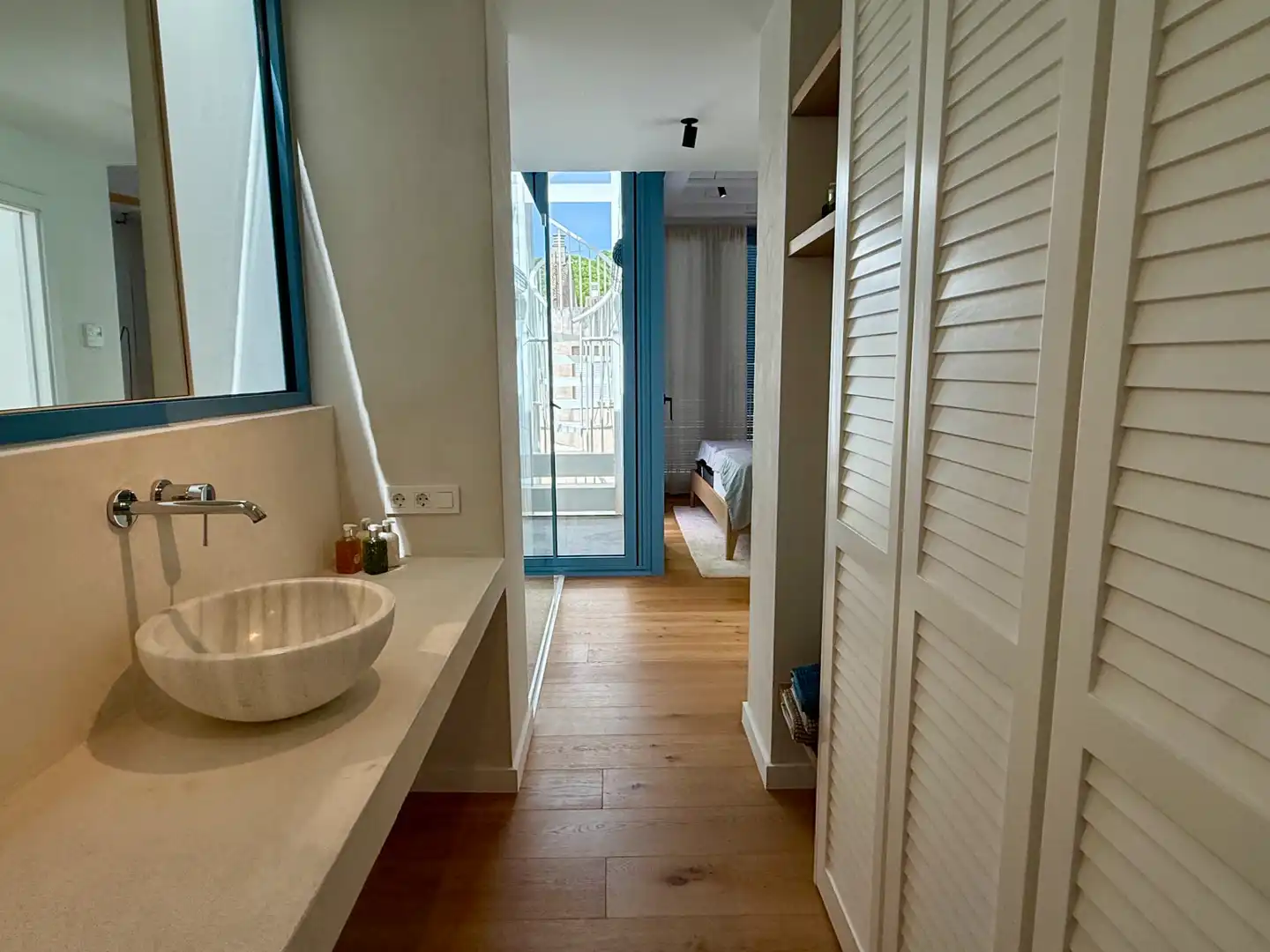 Badezimmer von Einfamilien-Reihenhaus zum Verkauf in Palafrugell mit Klimaanlage, Möbliert und Balkon