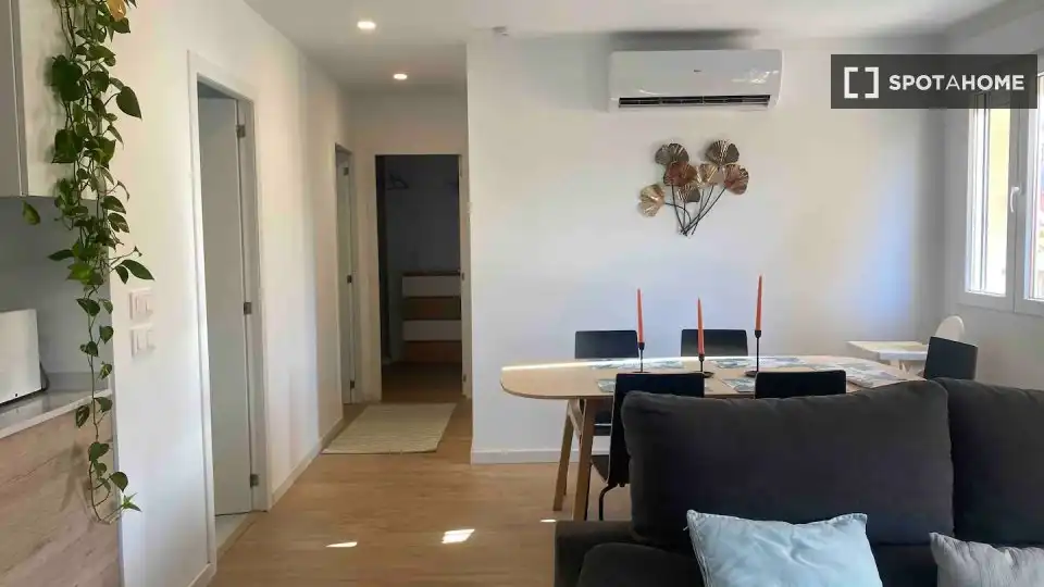 Sala d'estar de Pis de lloguer en Valencia amb Aire condicionat, Calefacció i Moblat