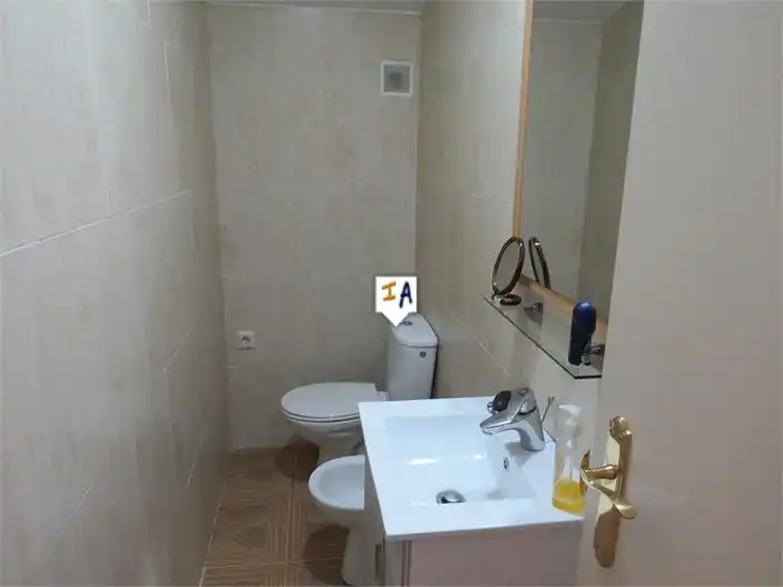 Baño de Casa adosada en venta en Higuera de Calatrava con Aire acondicionado, Terraza y Trastero