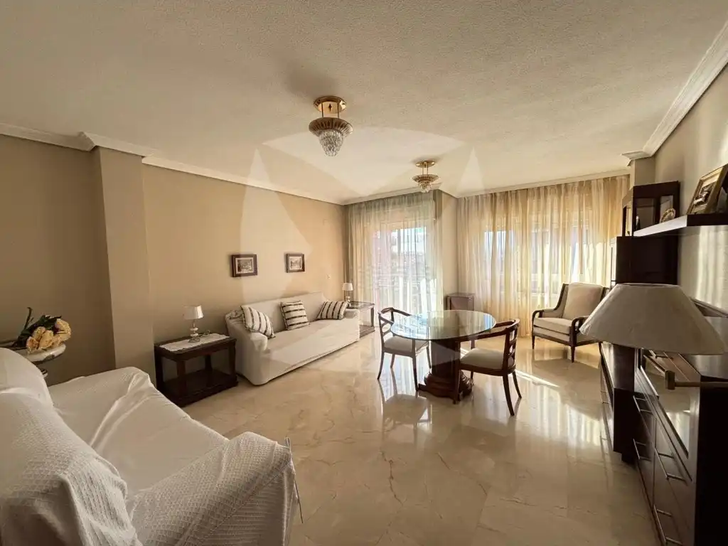 Wohnzimmer von Wohnung zur Miete in Badajoz mit Klimaanlage, Terrasse und Möbliert