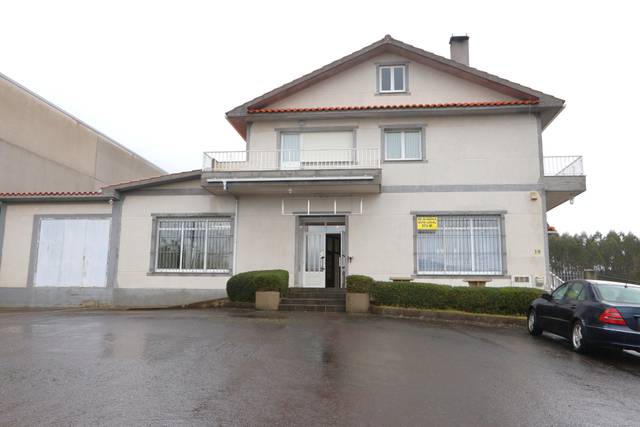 Local comercial en Alquiler en Zas