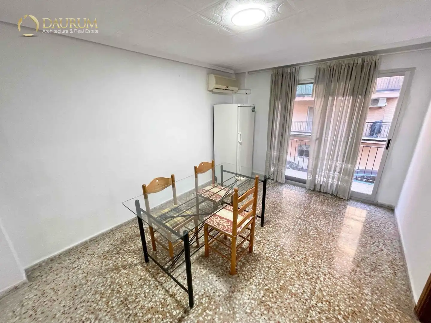 Comedor de Piso en venta en Manises con Aire acondicionado, Terraza y Amueblado