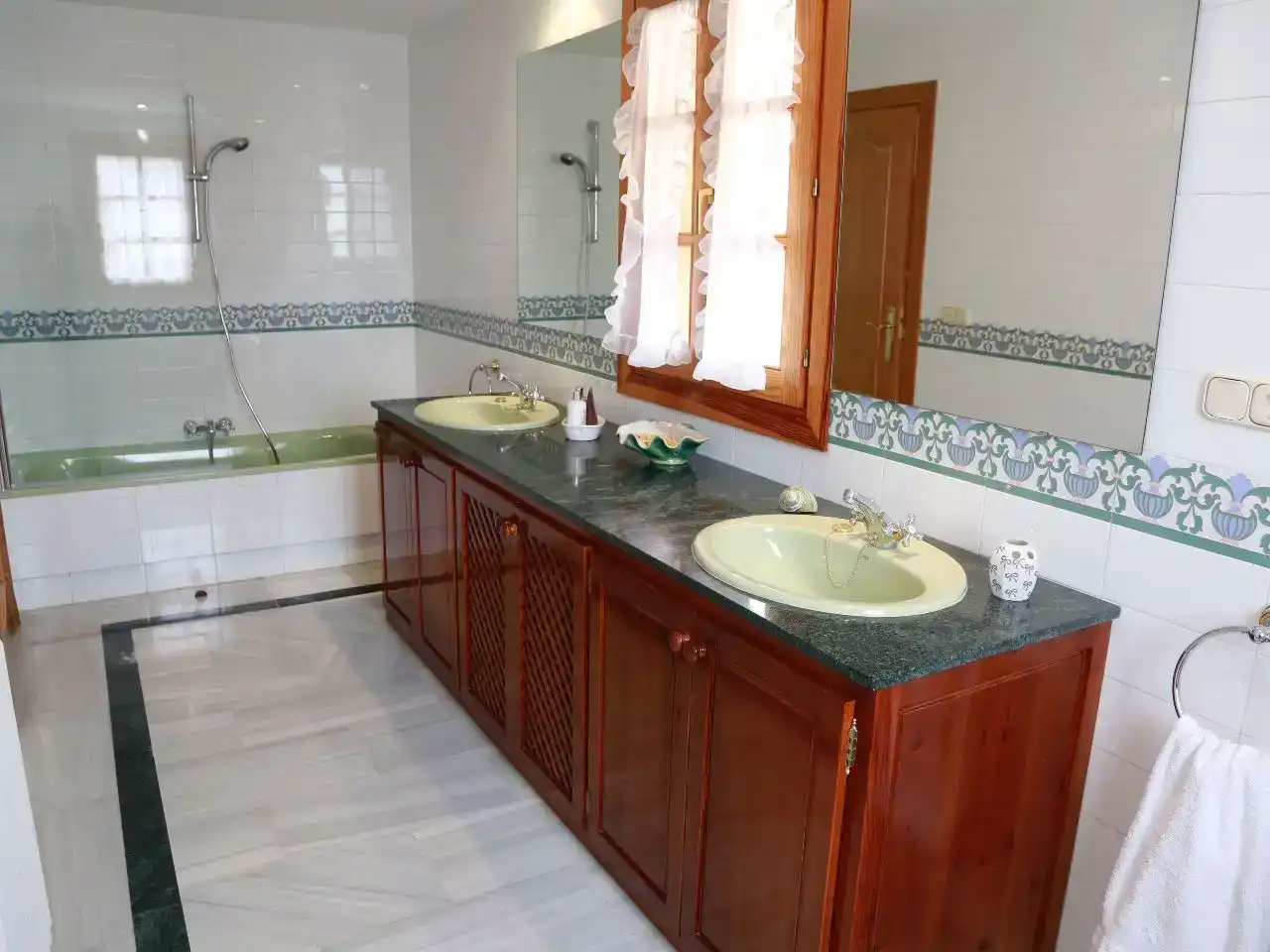 Baño de Casa o chalet en venta en Víznar con Piscina y Balcón