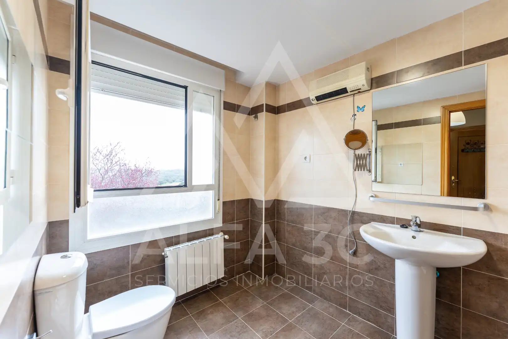 Baño de Casa o chalet en venta en Venturada con Aire acondicionado, Calefacción y Jardín privado