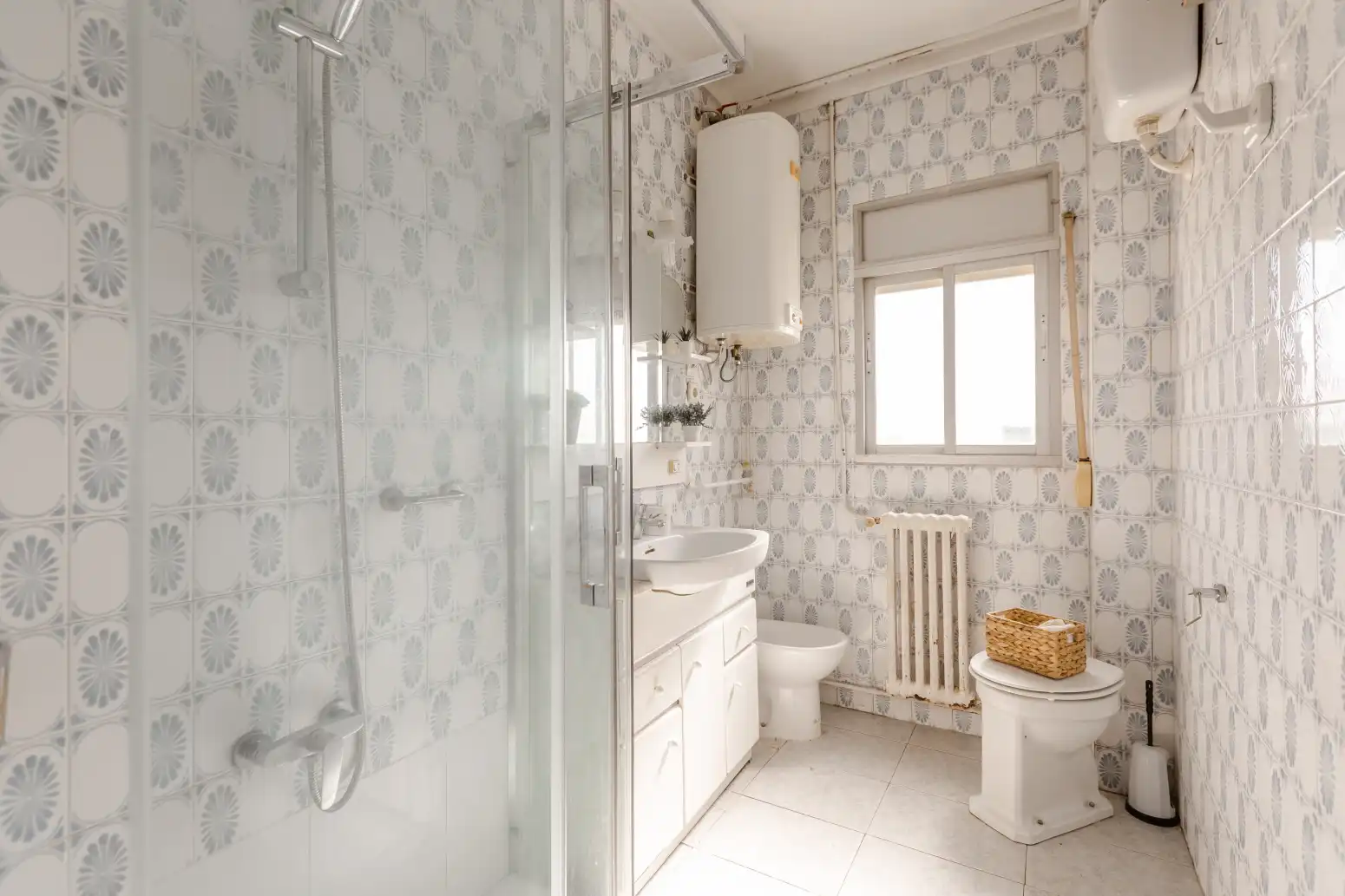 Baño de Piso en venta en  Pamplona / Iruña con Calefacción, Parquet y Amueblado