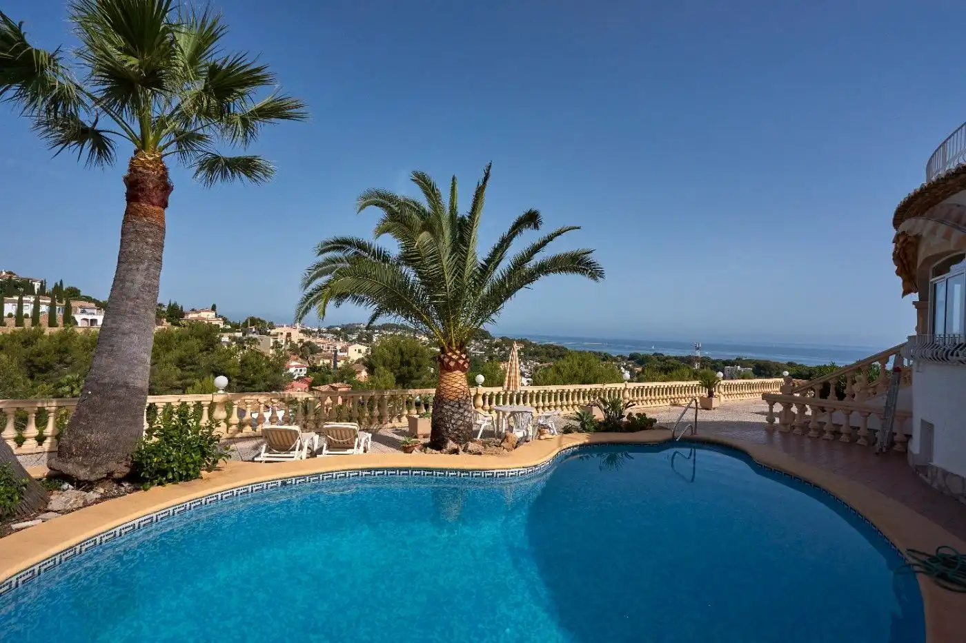 Piscina de Casa o chalet de alquiler en Dénia con Aire acondicionado, Jardín privado y Terraza