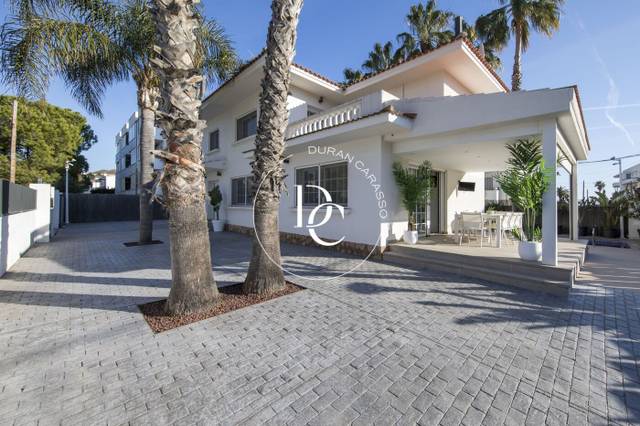 Casa-chalet en Venta en Avinguda de Nostra Senyora del Vinyet en Can Girona - Terramar - Vinyet