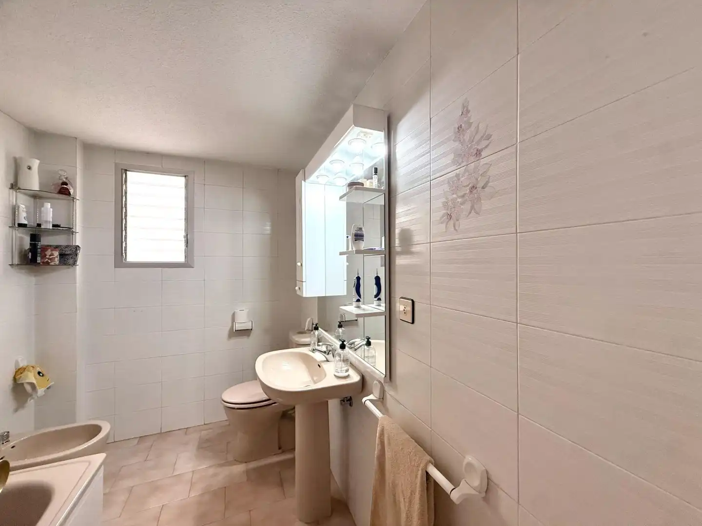 Baño de Piso en venta en Valencia con Aire acondicionado, Terraza y Balcón