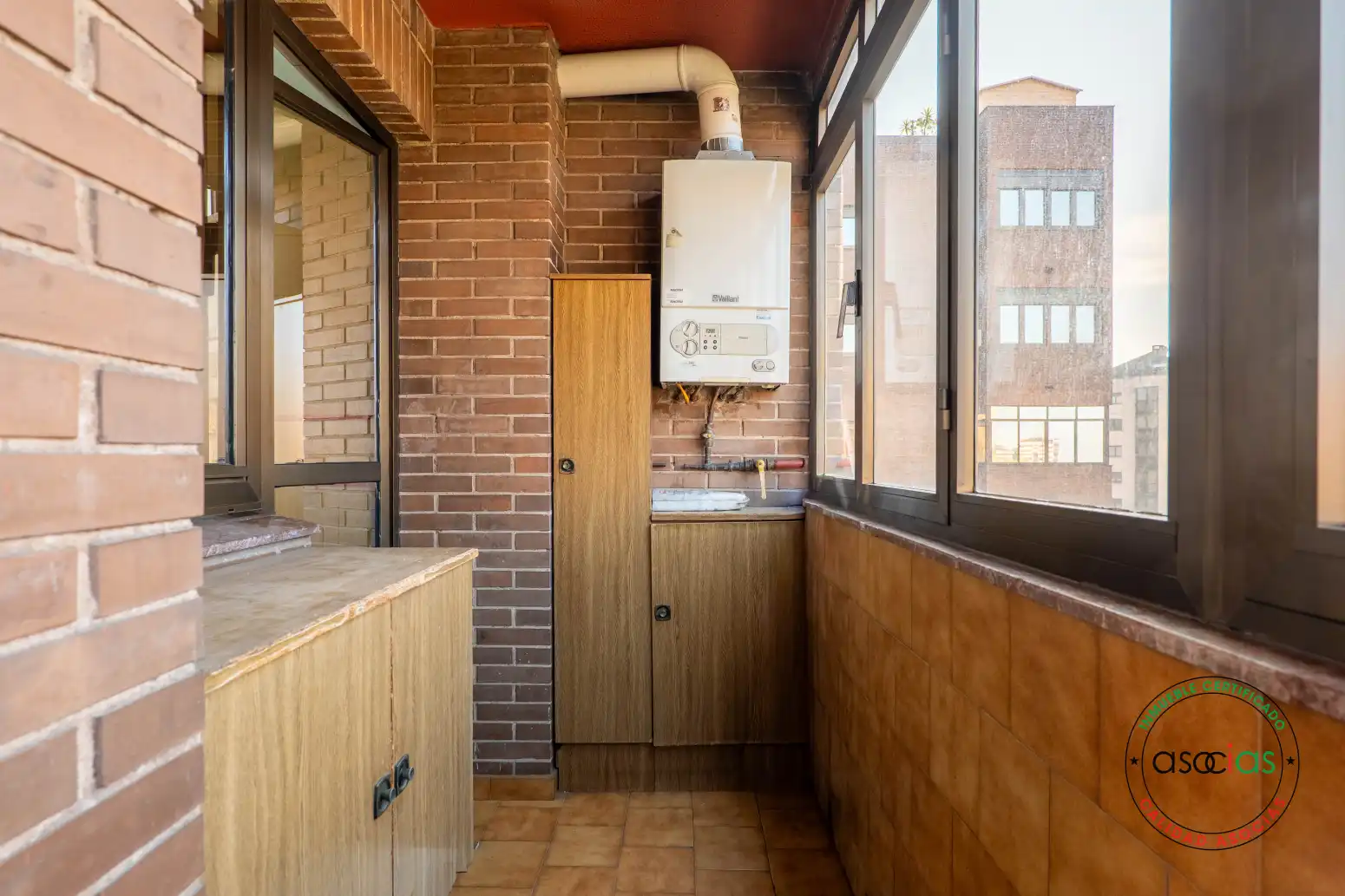 Terrassa de Pis en venda en Oviedo  amb Calefacció, Parquet i Terrassa