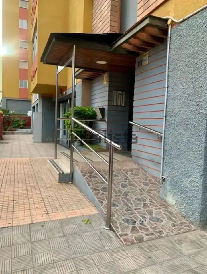 Vista exterior de Piso de alquiler en Santa Cruz de Tenerife con Balcón