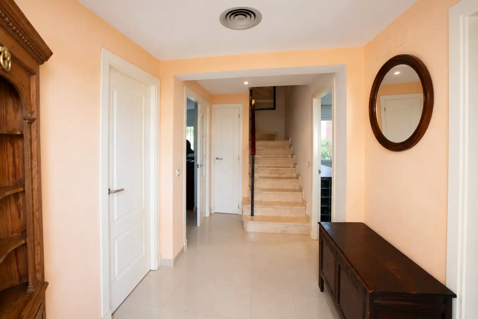 Houses for sale in Espartinas  with Air Conditioner, Private garden and Oven