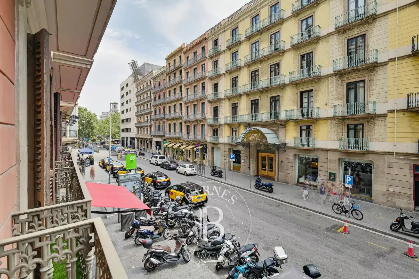 Vista exterior de Pis en venda en Barcelona amb Aire condicionat, Calefacció i Terrassa