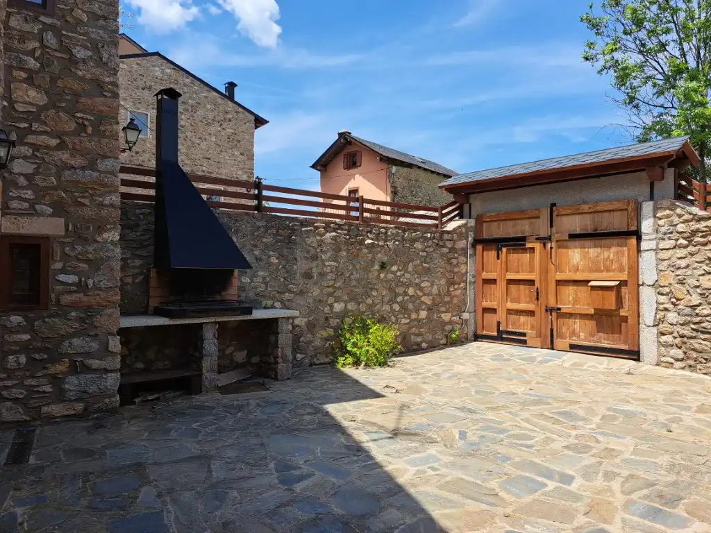 Houses for rent in Carrer Mossèn Cinto Verdaguer, 5, Das