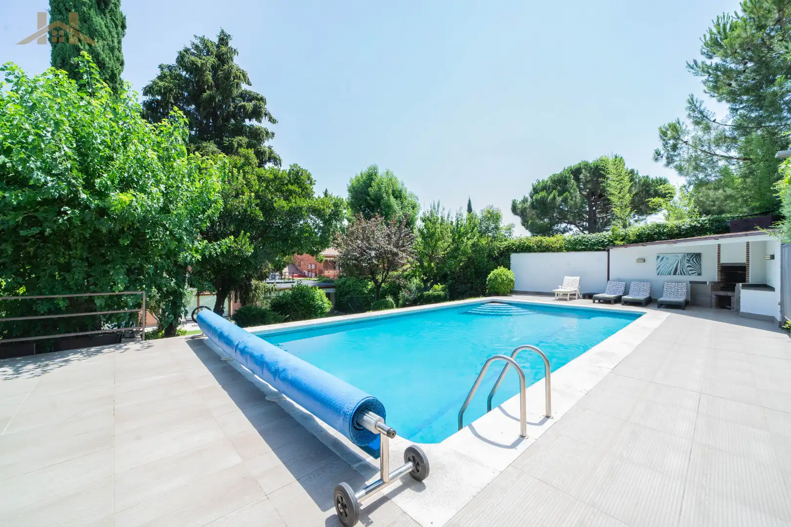 Piscina de Casa o xalet en venda en Majadahonda amb Aire condicionat, Calefacció i Jardí privat