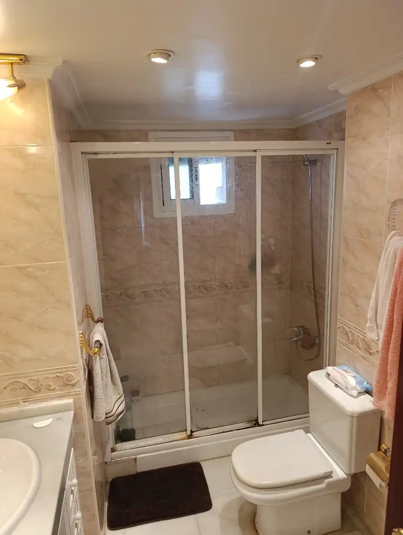 Bathroom of Flat for sale in Sevilla  with Furnished and Balcony
