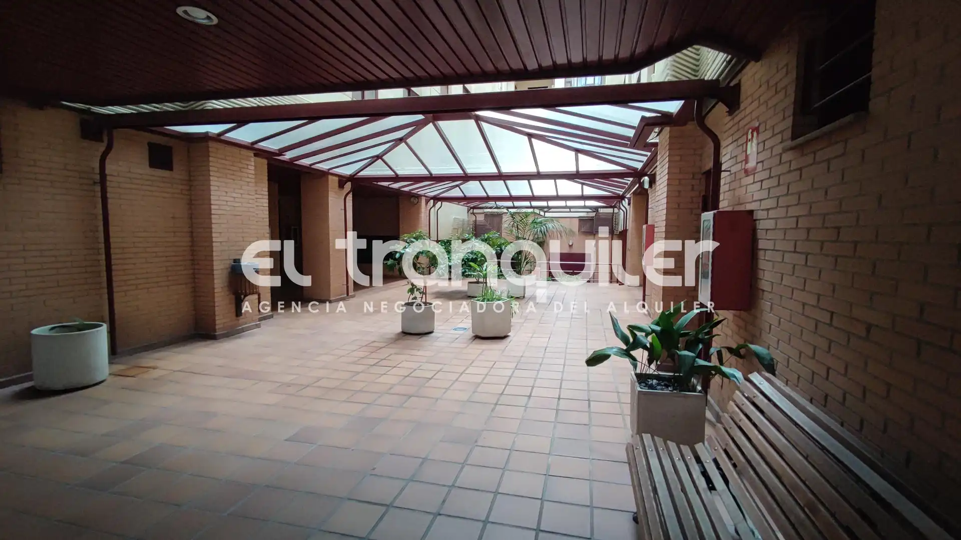 Terrassa de Pis de lloguer en Madrid amb Aire condicionat, Parquet i Piscina