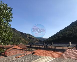 Vista exterior de Finca rústica en venda en La Pola de Gordón  amb Calefacció i Moblat