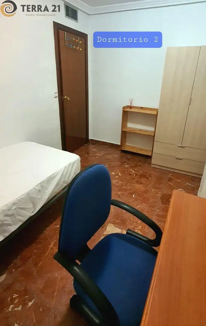 Dormitori de Pis de lloguer en Jaén amb Aire condicionat, Calefacció i Moblat