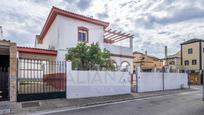 Vista exterior de Casa o xalet en venda en Salteras amb Terrassa