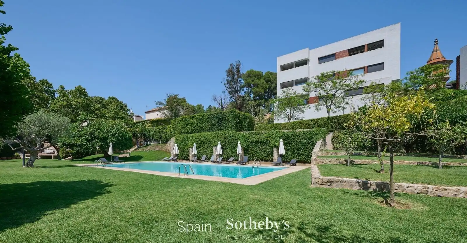 Piscina de Casa o xalet en venda en Alella amb Aire condicionat, Calefacció i Jardí privat