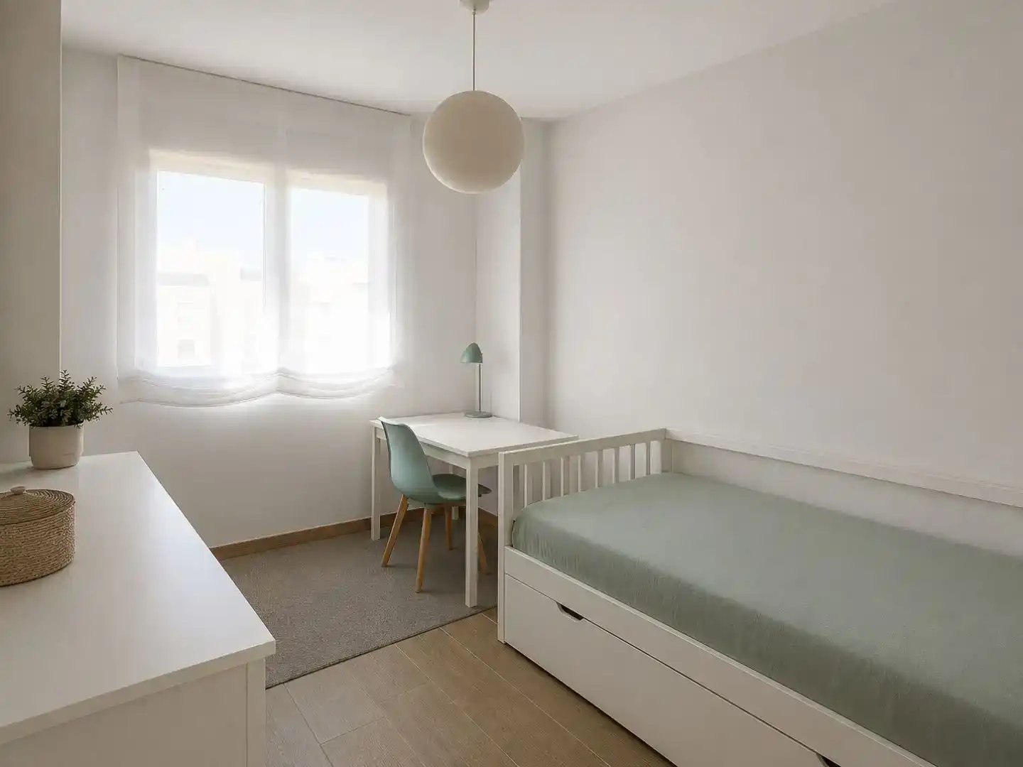 Habitación de Ático en venta en Boadilla del Monte con Aire acondicionado y Terraza