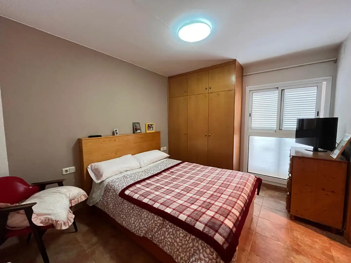Habitación de Casa o chalet en venta en Vilanova i la Geltrú con Calefacción, Terraza y Piscina