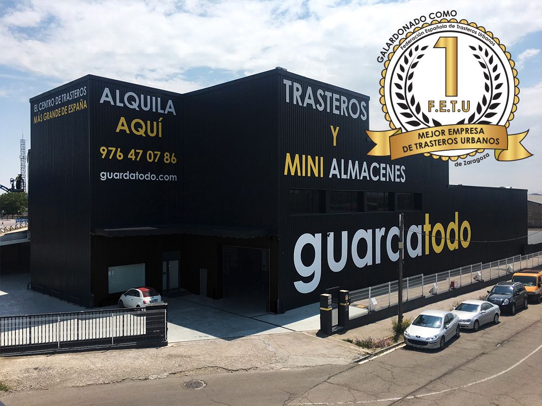 Exterior view of Box room to rent in  Zaragoza Capital  with Alarm