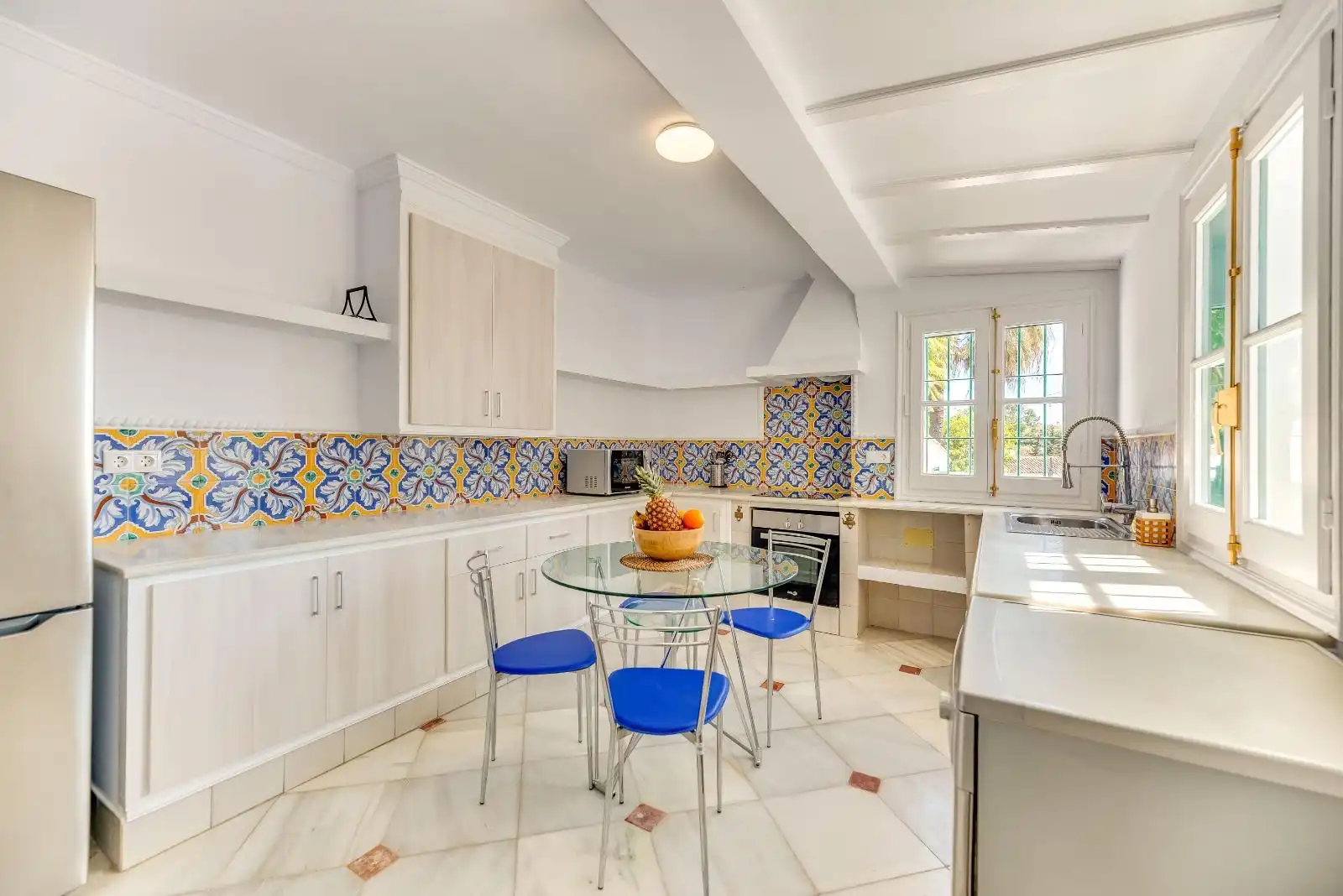 Cocina de Casa o chalet en venta en Marbella con Aire acondicionado, Calefacción y Jardín privado