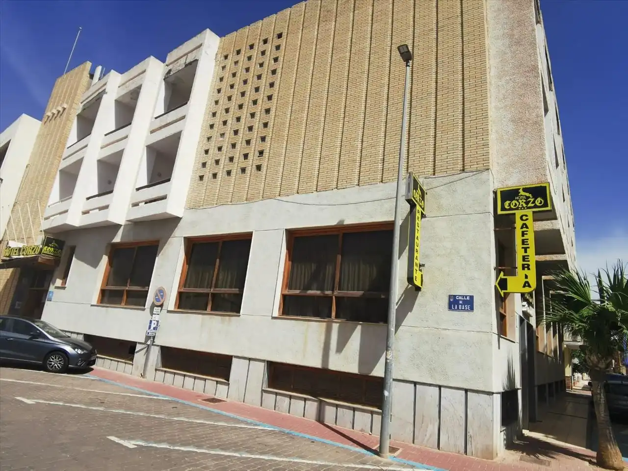 Business premises for sale in De La Base