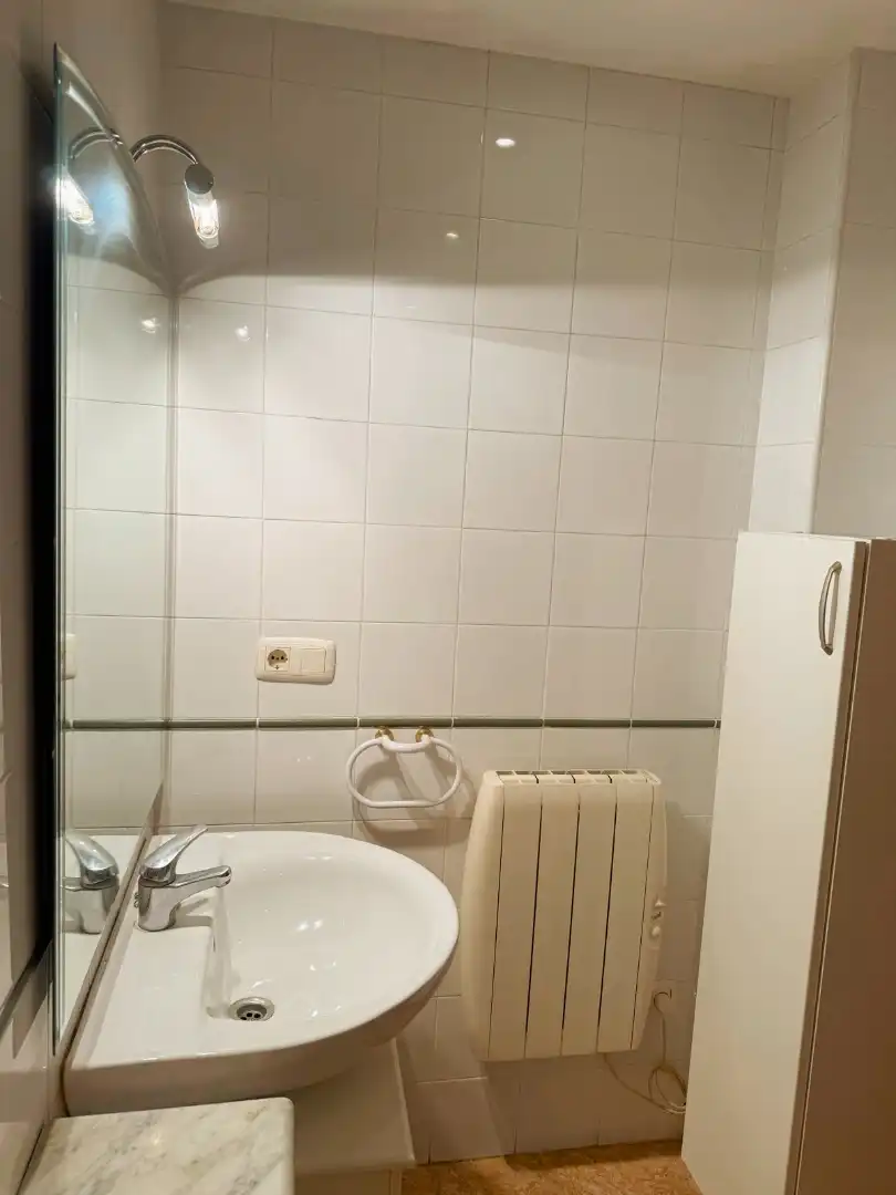 Bathroom of Ground floor for rent in Palencia  with Heating, Parquet flooring and Storage room