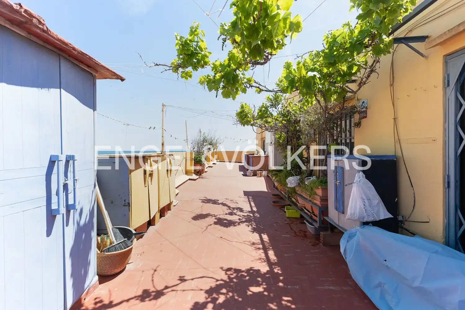 Vista exterior de Ático en venta en Valencia con Calefacción y Terraza