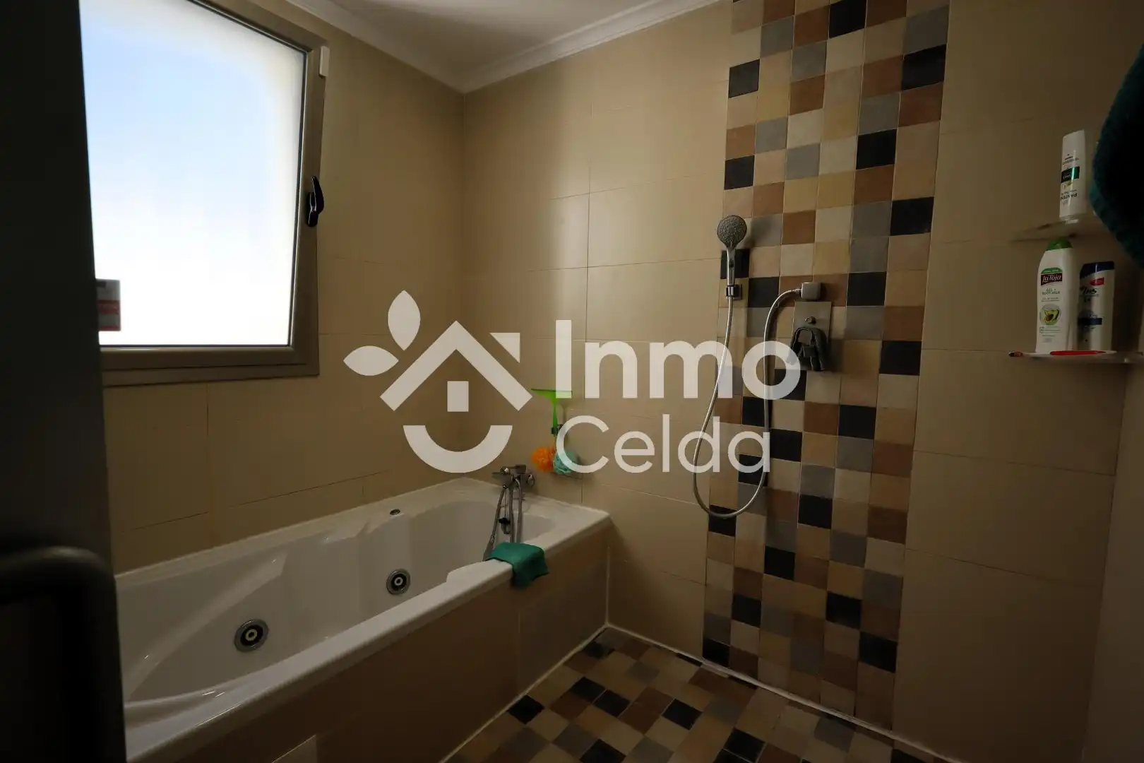 Baño de Casa o chalet en venta en Chiva con Aire acondicionado, Calefacción y Jardín privado